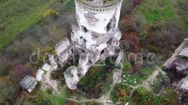 从空中俯瞰被毁的切尔沃<strong>诺</strong>霍<strong>罗德</strong>城堡的塔楼。 上景。 乌克兰